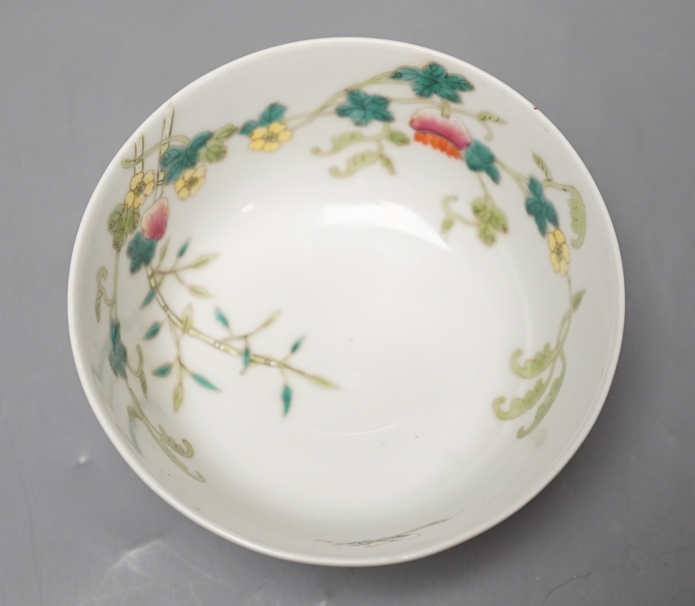 A Chinese famille rose ‘pomegranate’ bowl - 6.5cm high